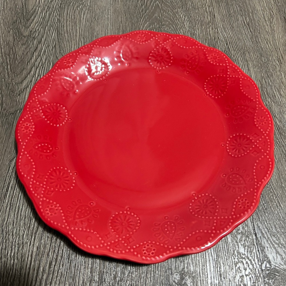 Pioneer Woman Plates Set of 3 Red Embossed‎ Cowgirl Lace Scalloped - Picture 2 of 10